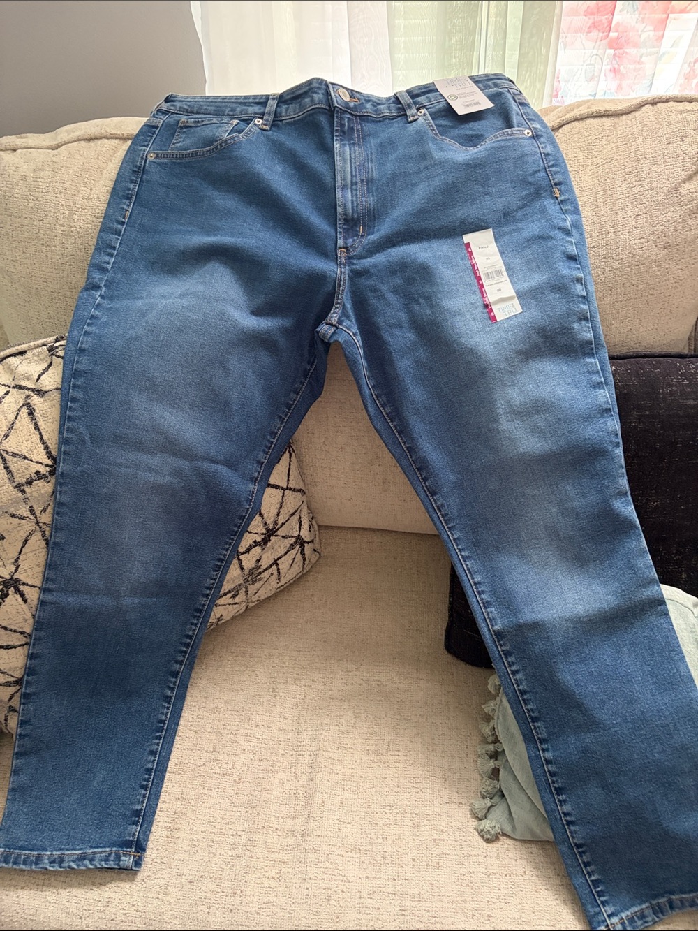 Time and Tru Men's Medium Blue Slim Straight Jeans